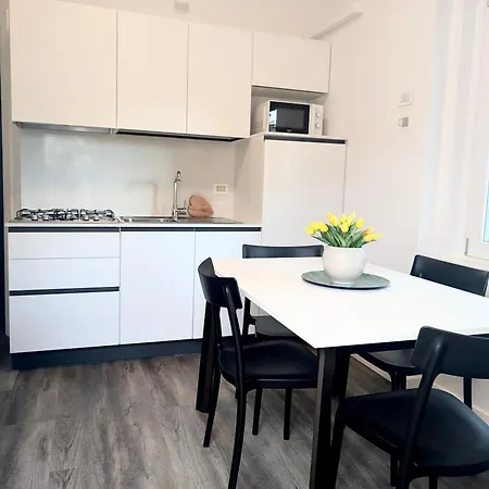 Liana 7 Apartment